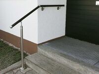 Flexo Handlauf = Sicherheit auch bei einer Stufe