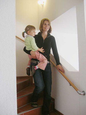 Sicher an der Treppe mit Kind