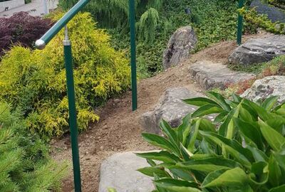 Flexo Aussenhandlauf an Natursteintreppe