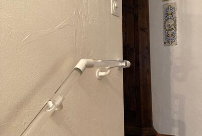 Eleganter Acrylhandlauf in Gommiswald - Bernet «Flexo Handläufe»