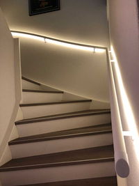 LED-Handlauf in einem Ferienhaus - Bernet «Flexo Handläufe»