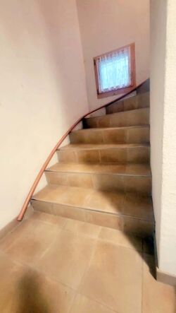 Immer genau auf 90cm Höhe gem. Normen SIA / SUVA / bfu  - Bernet «Flexo Handläufe»