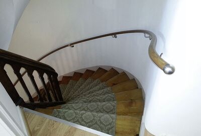 Flexo Handlauf an runder Treppe
