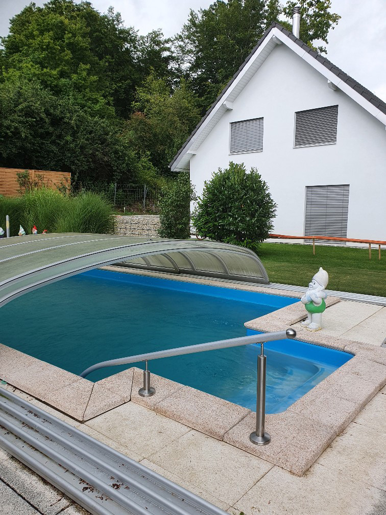 Flexo Handlauf an einem Swimmingpool